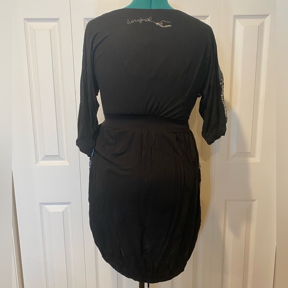 DESIGUAL Silver Satin Cotton Abstract Dress with Sleeves. SizeXL. - Picture 13 of 16